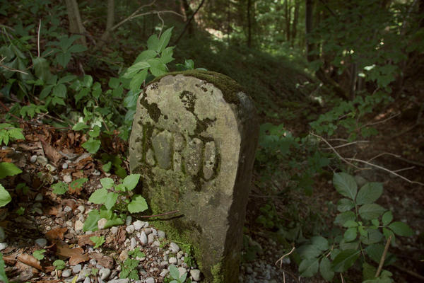 Grenzstein aus der Zeit der ersten Landvermessung in Bayern