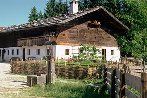 Wohnhaus eines Vierseithofes aus Tyrlbrunn, Hausname Schiebl