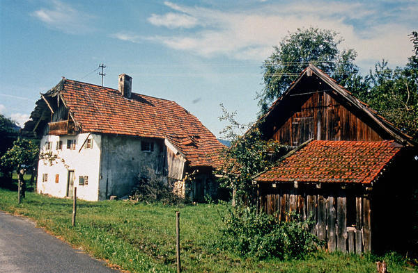 Das Weidachergütl am ursprünglichen Standort in Oberteisendorf, 1987