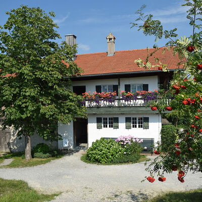 Hof aus Altenbeuern, Hausname "Bachl"