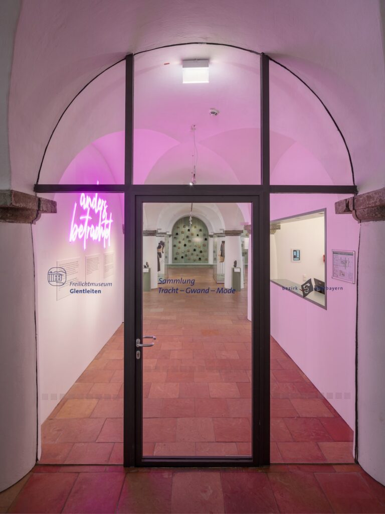 Sammlung tracht gwand architektur ausstellungsraum michael heinrich 5
