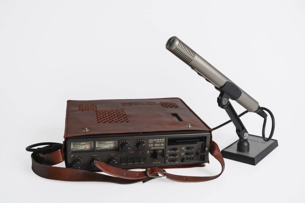 Aufnahmegerät und Mikrofon (Objektfoto)